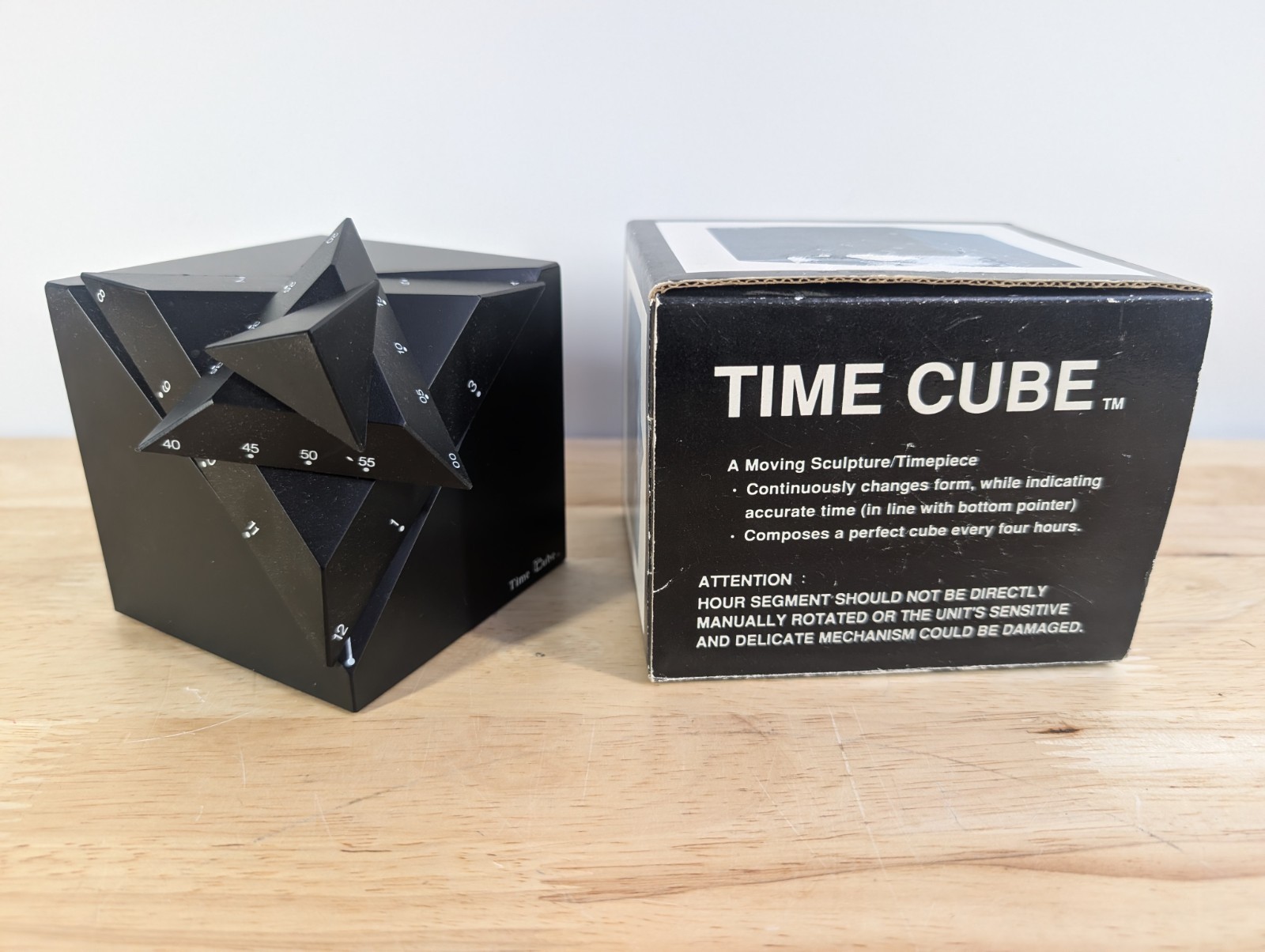 TESTED Vintage Time Cube Pyramid Desk Clock Postmodern 4-D Design Original 1988 