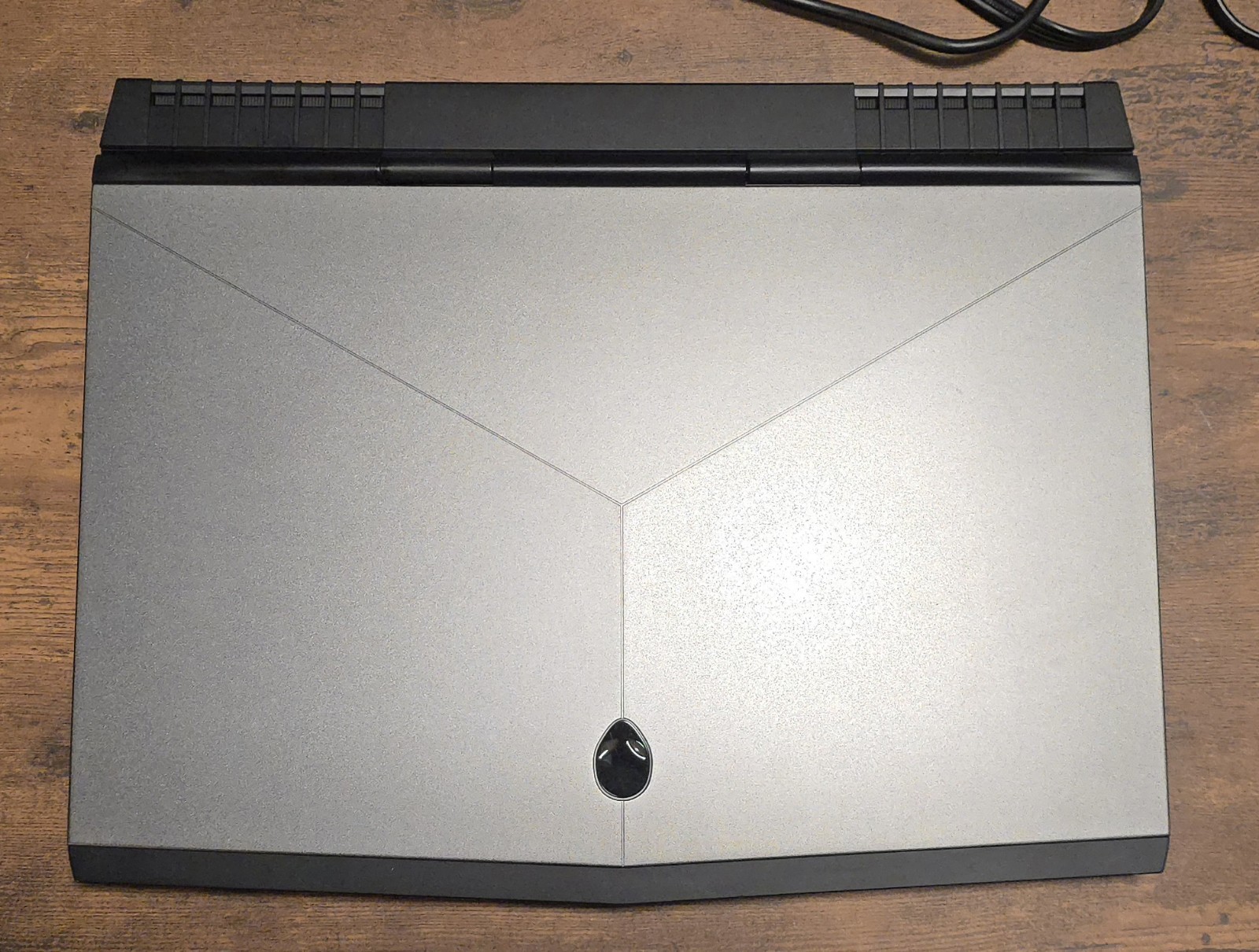 Dell Alienware 15 R3 i7-7700HQ 2.80GHz 16GB RAM (NO DRIVES) GTX 1070 - Excellent