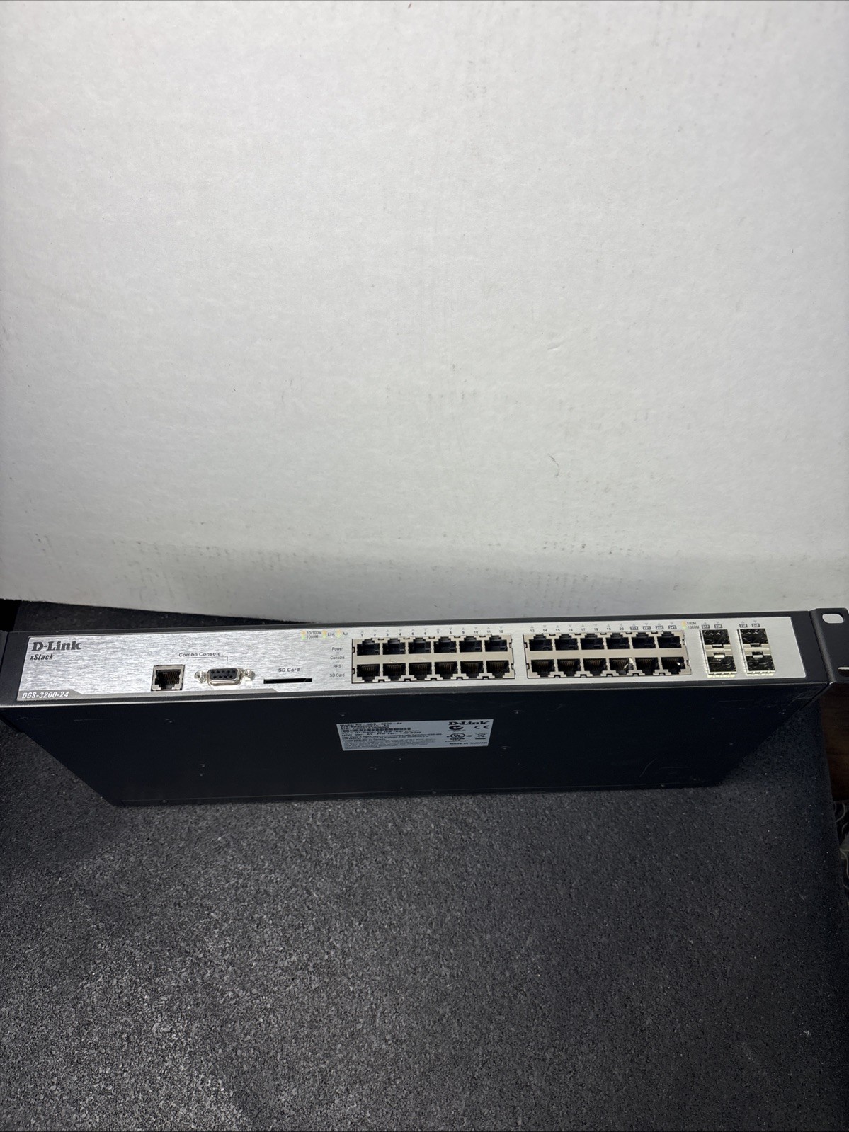 DGS-3200-24 D-Link Xstack Managed 20-Ports Gigabit Layer 2 Switch