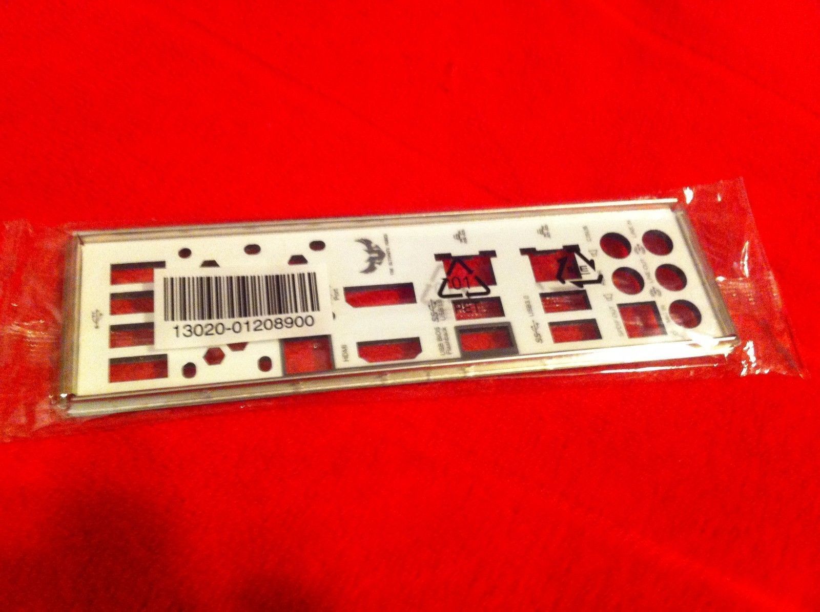 ASUS IO Shield for ASUS SABERTOOTH Z97 MARK S , MARK 1 ,ORIGINAL ONE ( WHITE )