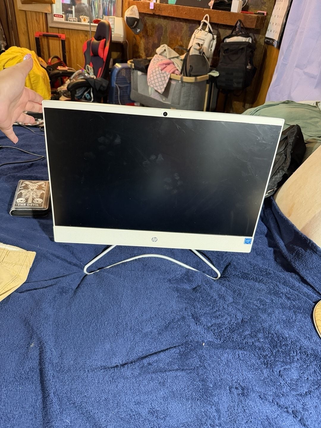 HP 22 All-in-One PC 22-c0063w