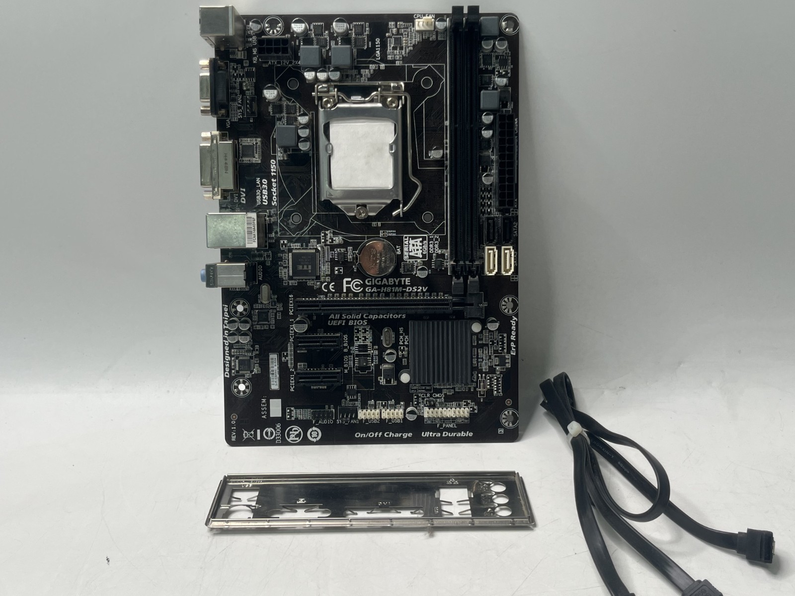 Gigabyte  GA-H81M-DS2V Intel LGA 1150 DDR3 SDRAM Desktop Motherboard w/ I/O