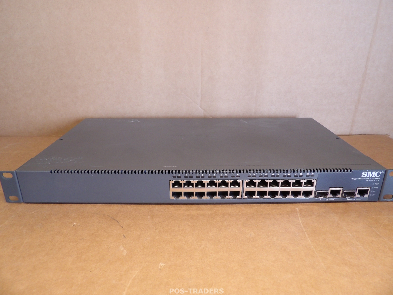 SMC 6726AL2 TigerSwitch 10/100 24x Fast Ethernet LAN + 2 SFP - INCL RACK EARS
