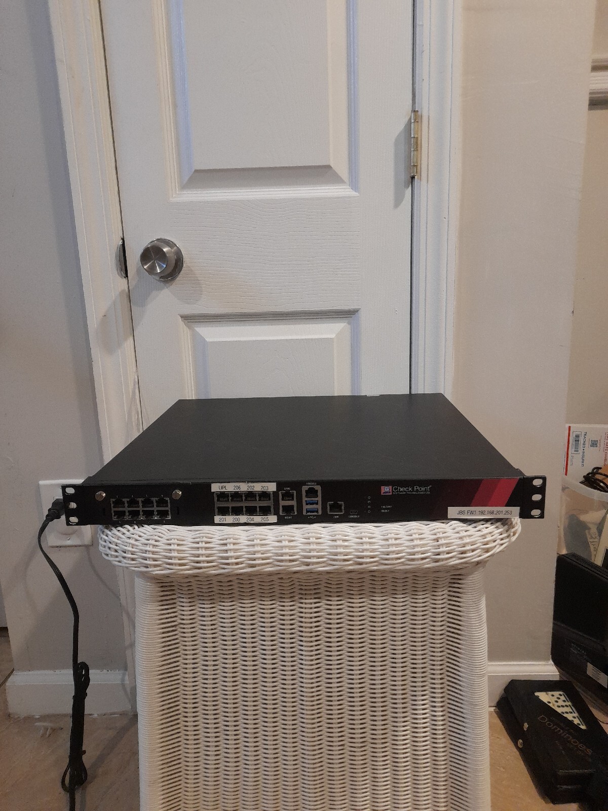 CheckPoint 5400 PL-10 Firewall Appliance 10-Port 1GbE 1U 8GB DR3 500GB HDD Parts