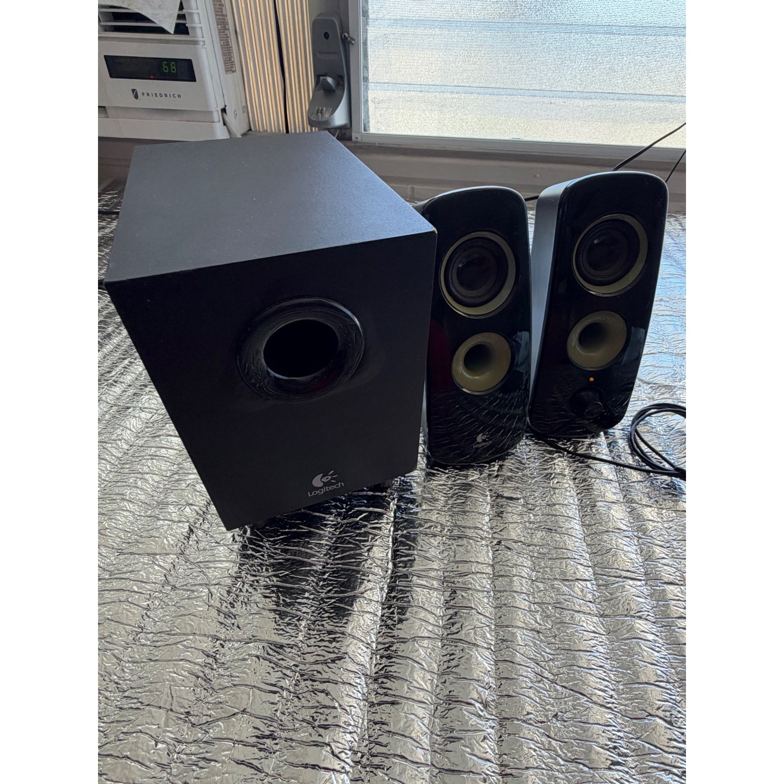 Logitech Z323 Speaker System 2.1 Channel with Subwoofer Black S-00075A