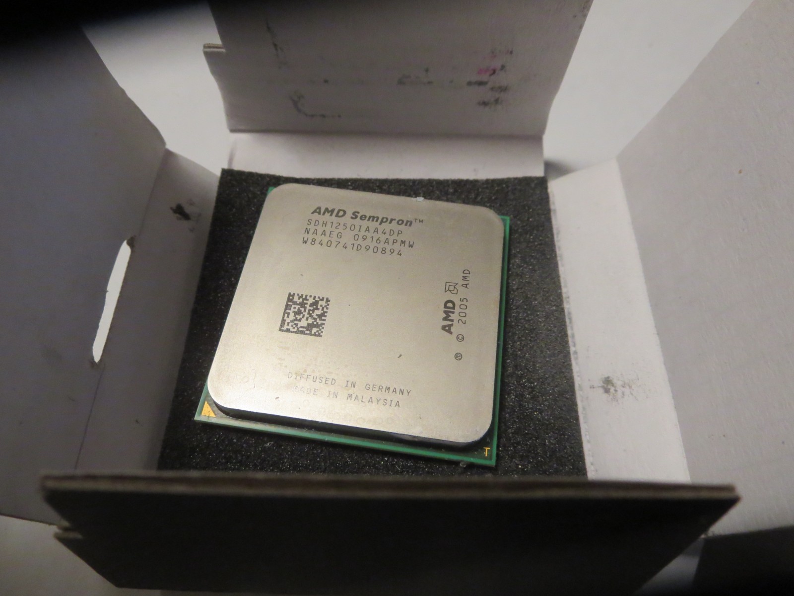 AMD Sempron LE-1250 2.2 GHz (SDH1250IAA4DP) Processor