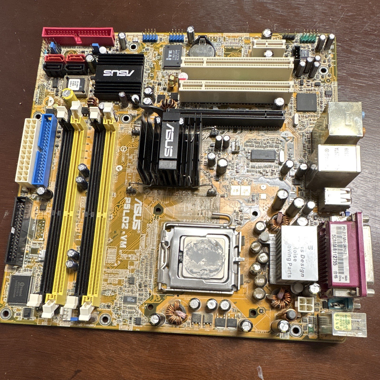 ASUS P5LD2-VM MicroATX LGA775 Intel DDR2 Motherboard w/ Onboard Audio/VGA