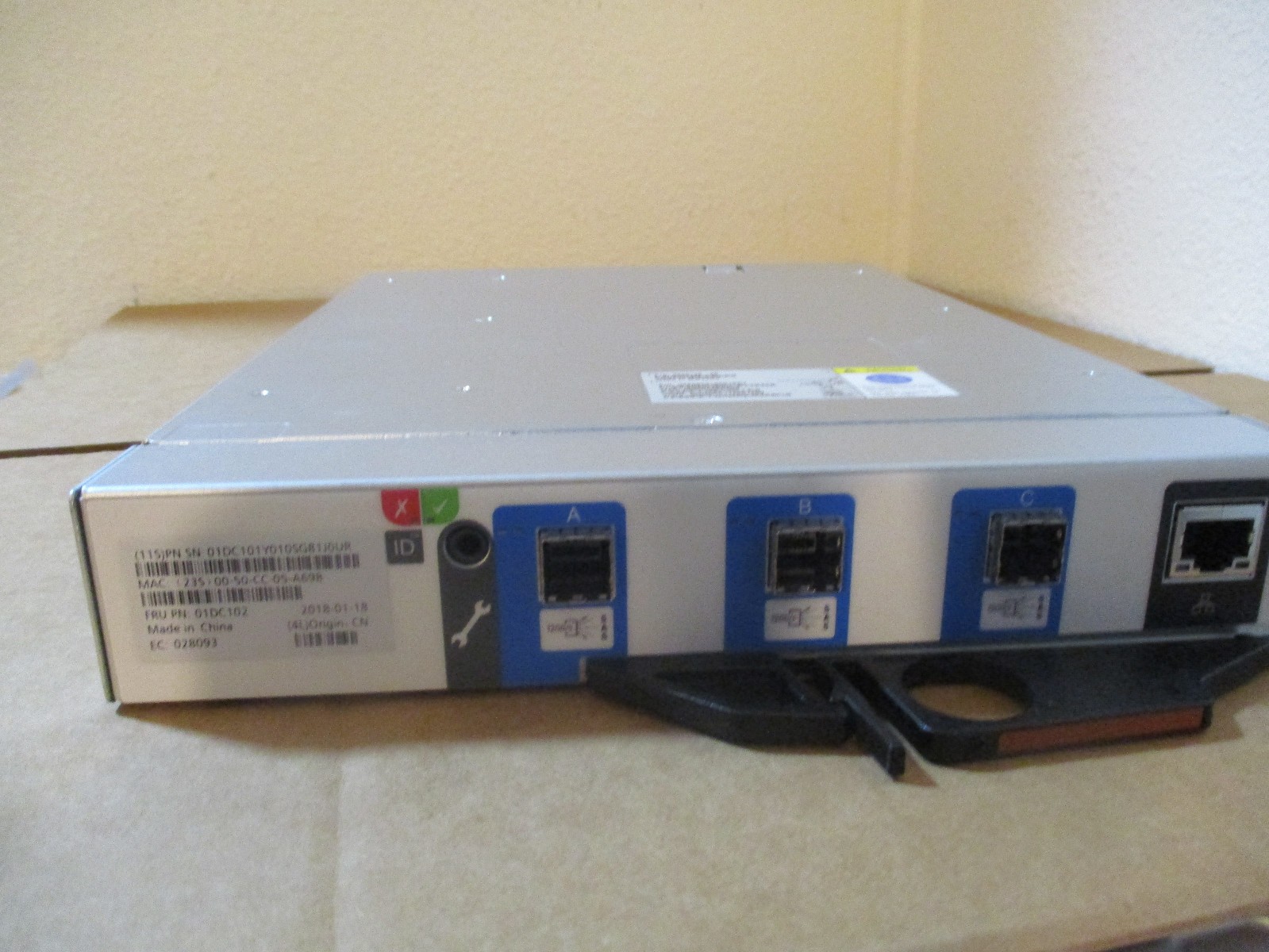 Lenovo ESM For D1212/D122 Storage Array Module FRU P/N: 01DC102  STORAGE ARRAYS