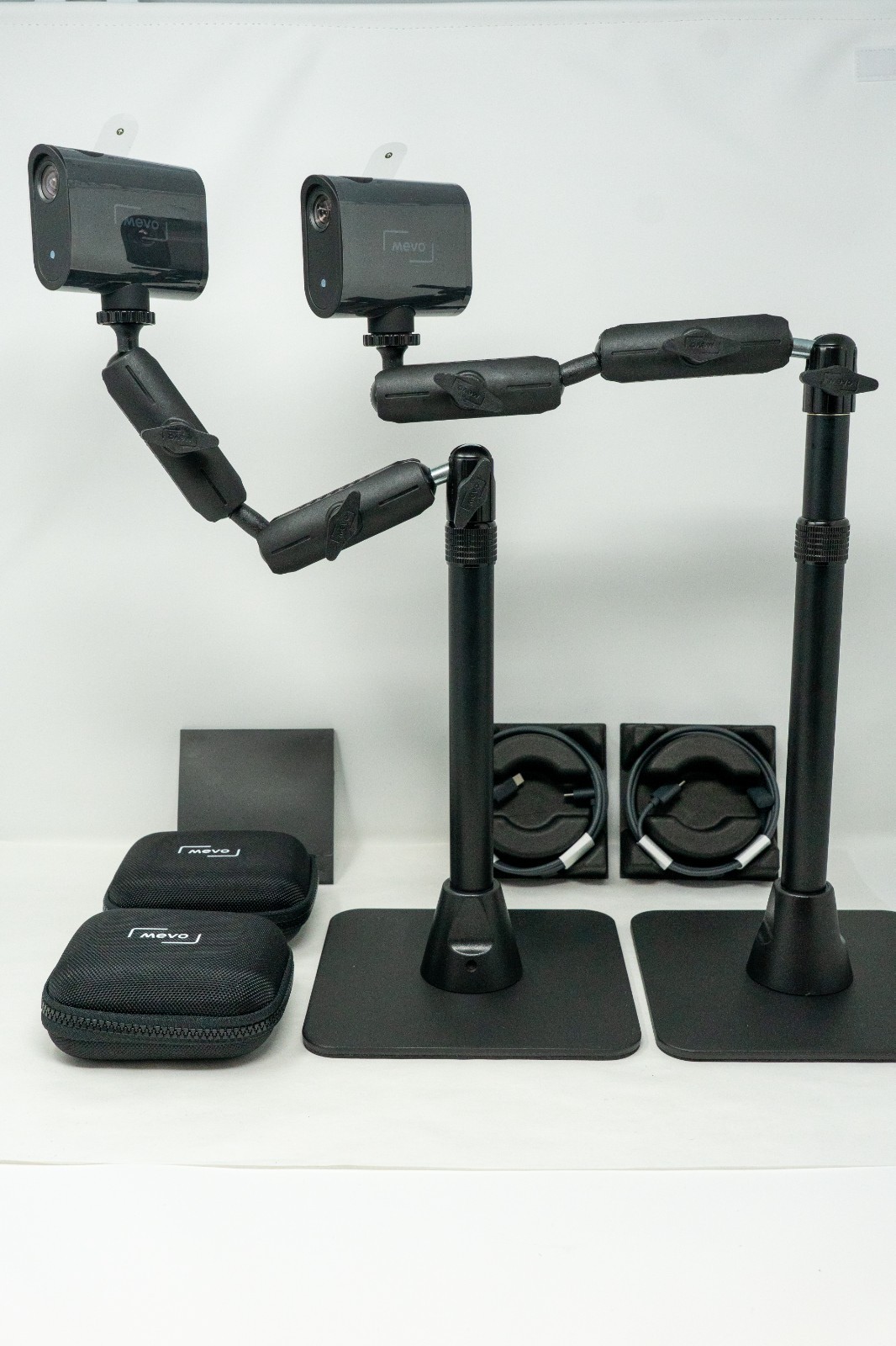 2 Logitech Mevo Start A30103A Live Streaming Cameras + 2 Table Stands TESTED