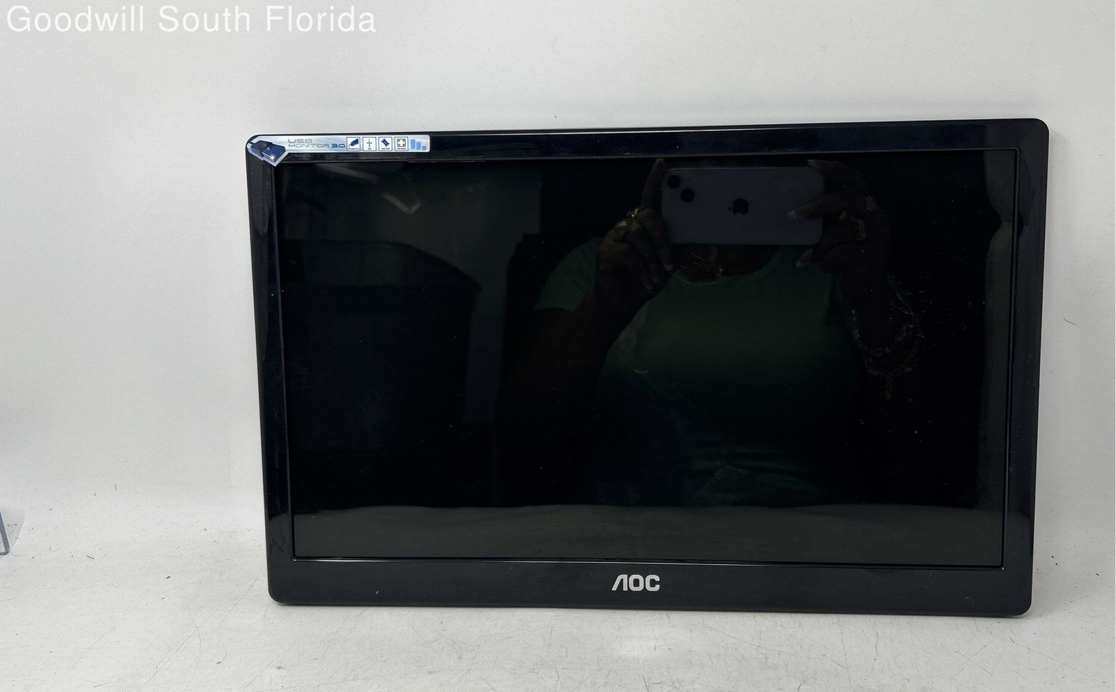 AOC Model 156LM00005 Black 15.6 Inch LCD Monitor Untested No Power Cables