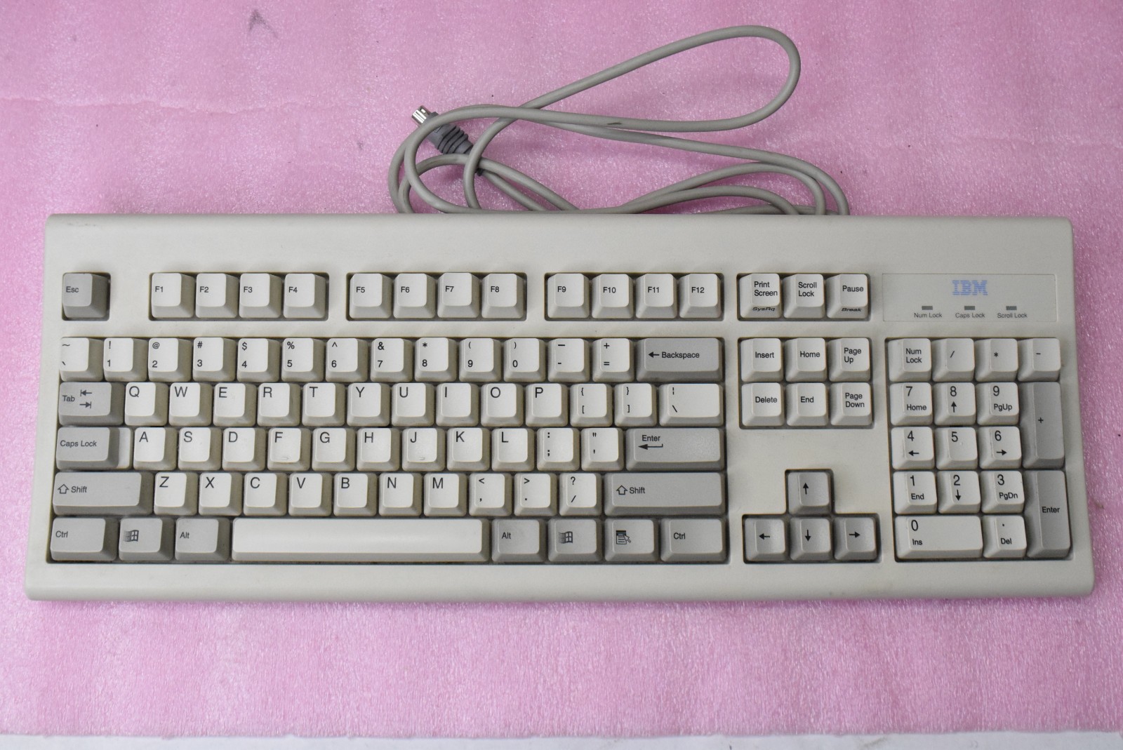 IBM KB-8923 07H0666 07H0665 PS/2 Keyboard - TESTED