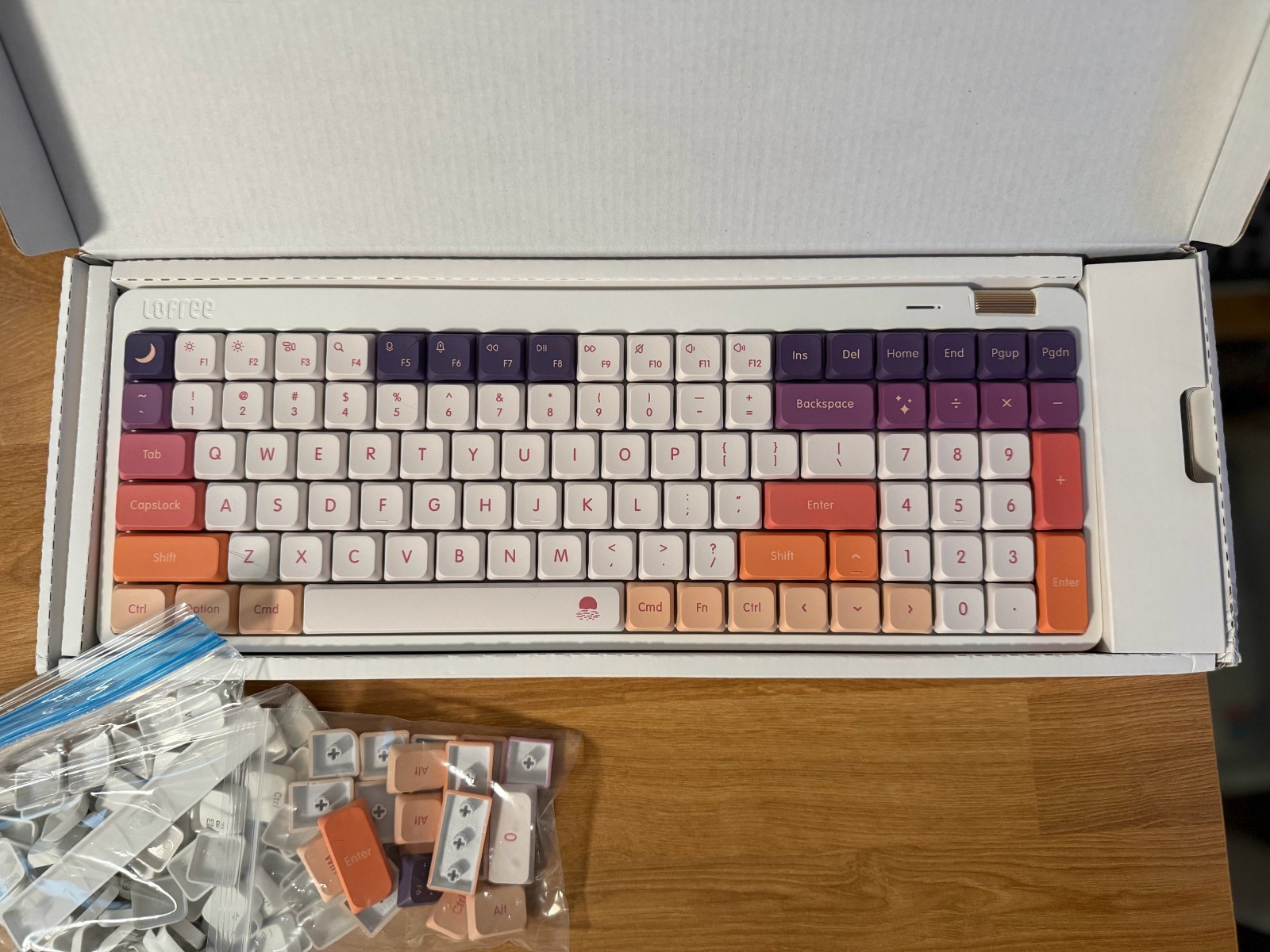 LoFree Flow Lite 100 w/ Carmine Cloud Keycaps | Off White | READ DESCRIPTION