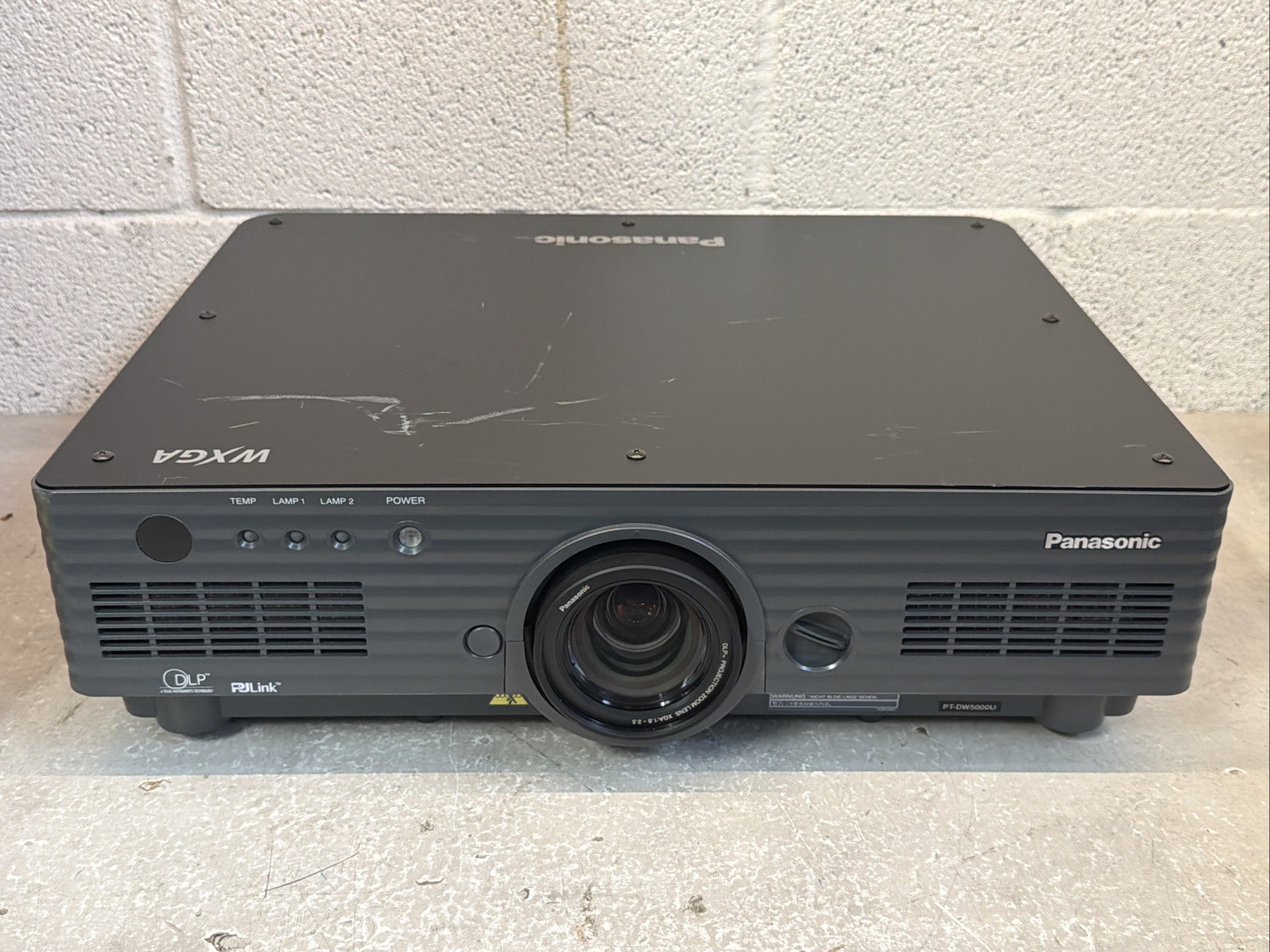 Panasonic PT-DW5000U 3-Chip DLP Projector Dual Lamp