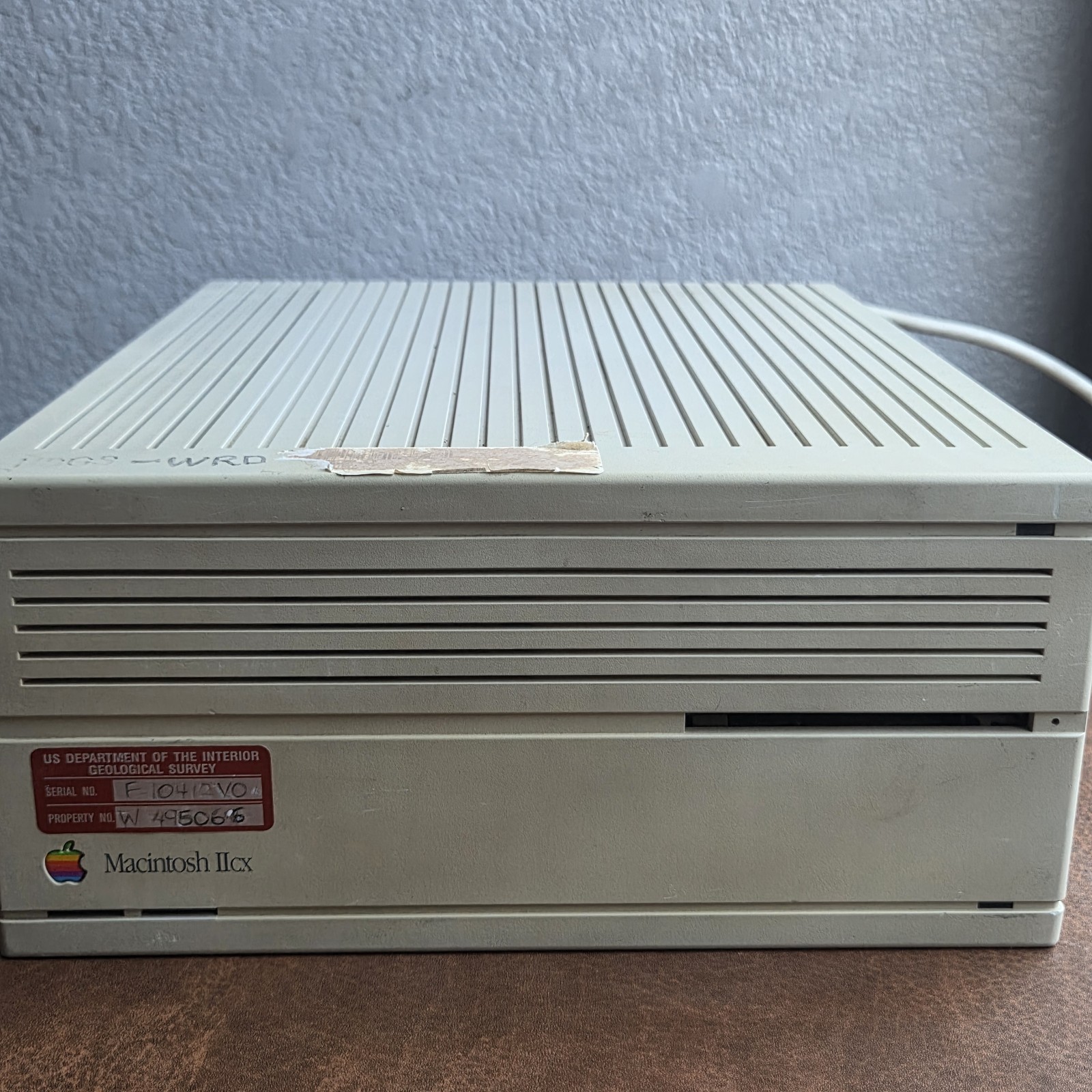 Apple Macintosh IIcx Vintage Desktop Computer Model M5650
