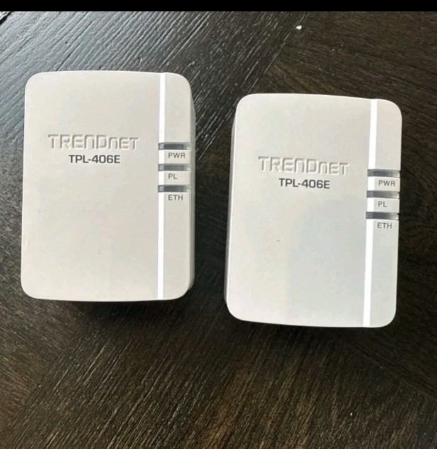 2 Trendnet TPL-406E2K/A Power line Ethernet Adapter
