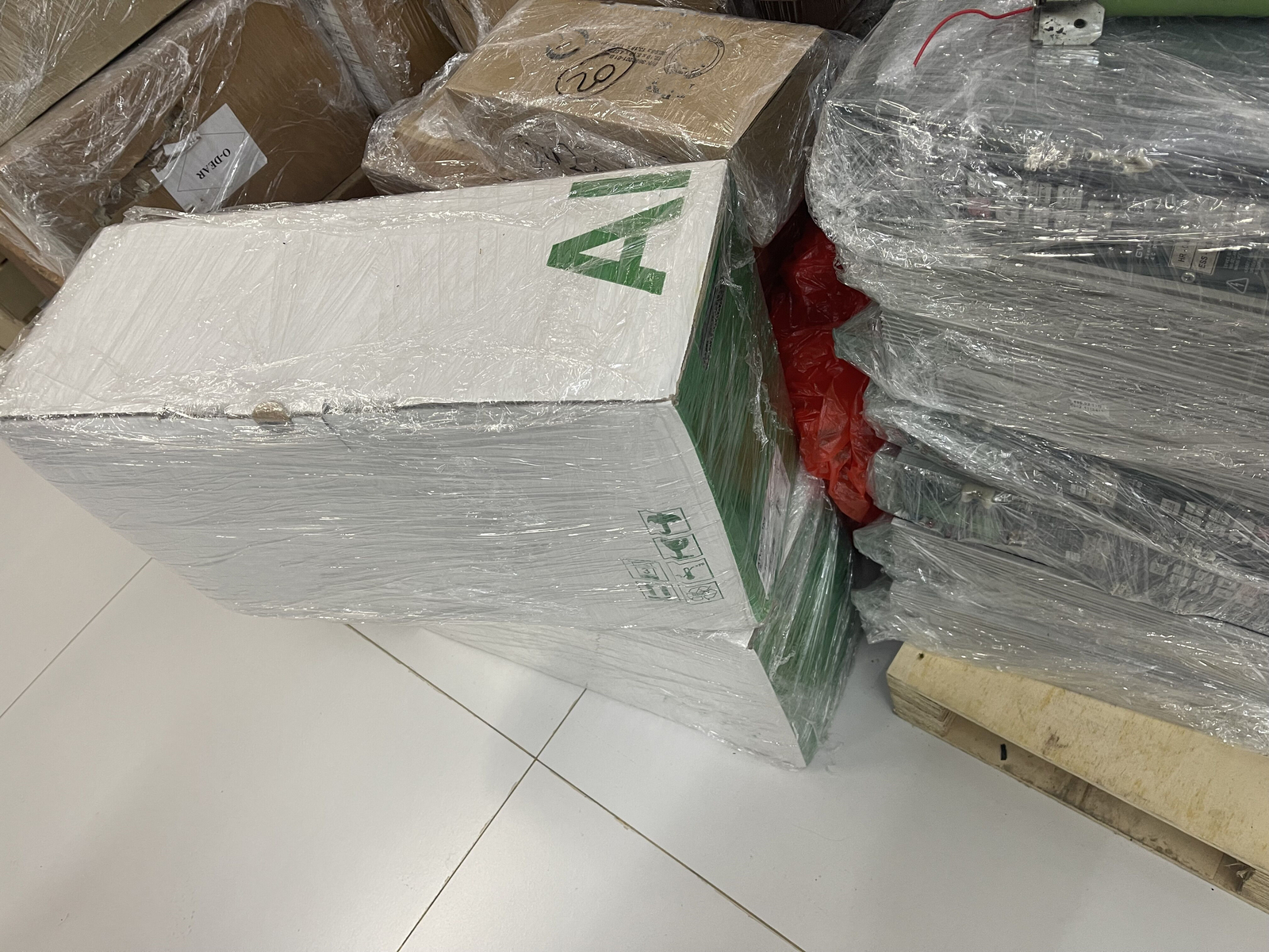 1PCS NEW  Inverter ATV212HD45N4 (by DHL or Fedex )  #LYD