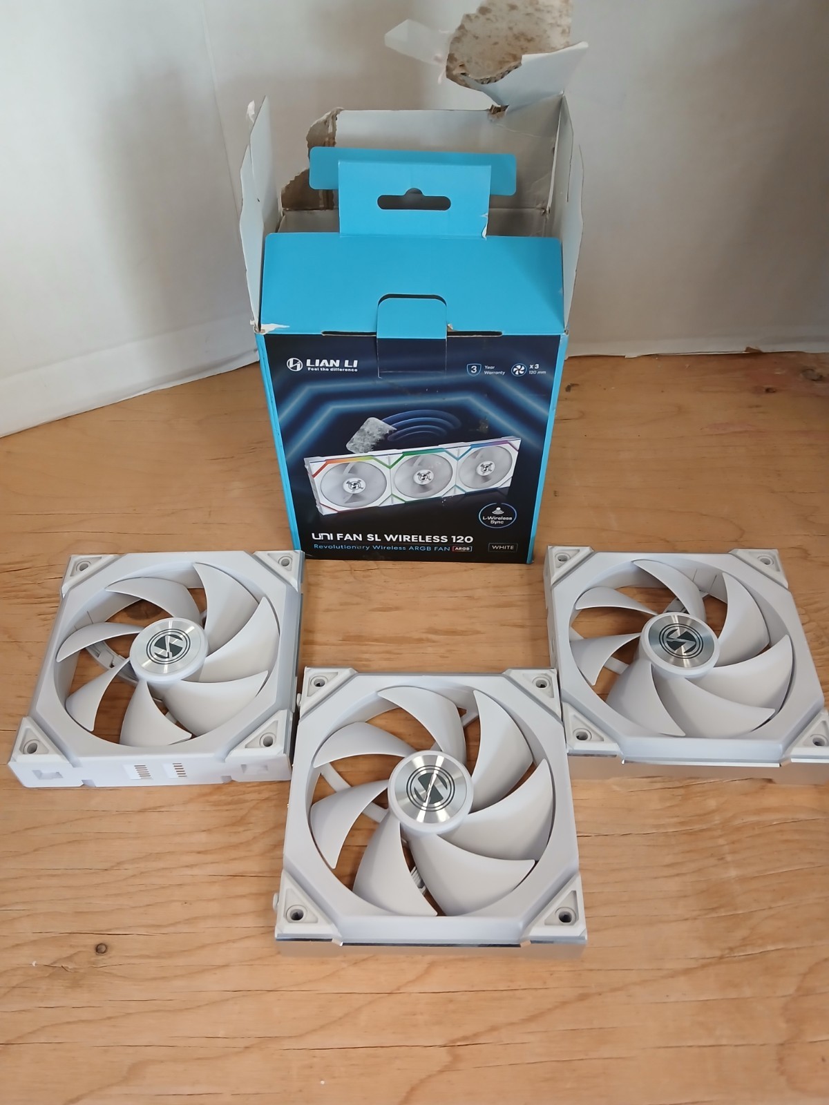 UNTESTED  - FANS ONLY - Lian Li Uni Fan SL Wireless 120 - White - 3 Pack