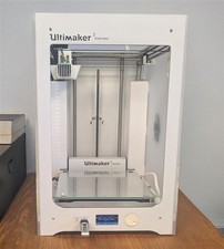 UltiMaker 3 Extended Professional Dual Extrusion 3D Printer picture