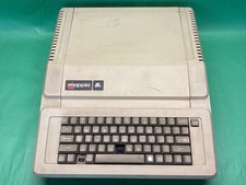 Apple II IIe Computer A2S2064 - FOR PARTS / REPAIR - UNTESTED picture