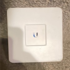 Ubiquiti UniFi Security Gateway Enterprise Router 1Gbps RJ-45 2LAN/2WAN picture