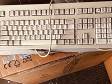Sun 320-1271 Type-6 USB Keyboard US Canadian Layout picture