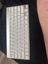 Apple A1314 Wireless Keyboard - White picture