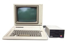 Vintage Apple IIE picture
