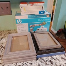 NIB HP Photosmart A536 Compact Photo Printer W/ Photo Paper & 6 Frames(5x7) picture