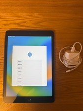 Apple iPad 9th Generation A2602 Wi-Fi 10.2 in Space Gray near Mint 100% battery picture