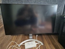 LG 32UD99-W Monitor with built-in speakers picture