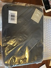 Targus Trax Sleeve for 15.6-Inch Laptops (TSS677US),Black picture
