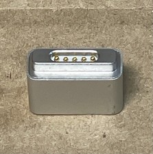 Apple MagSafe 1 to MagSafe 2 Adapter picture