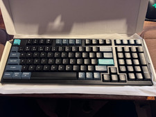 Keychron B35 96% Wireless Wired Keyboard, Bluetooth, Customizable Keys picture