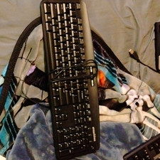 eMachines KB-0705 Black PS/2 Wired Standard English QWERTY Keyboard picture