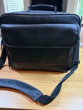 Targus Large Laptop Bag With Shoulder Strap picture