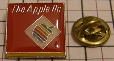 APPLE computer THE APPLE IIc 2C vintage pin badge Mac MACINTOSH picture
