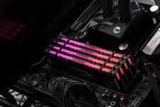 HyperX Predator DDR4 RGB 32GB kit 3200MHz CL16 DIMM （4X8GB） picture