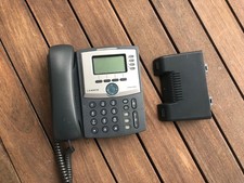 Linksys SPA942 4 Line IP Telephone w/ handset & stand picture