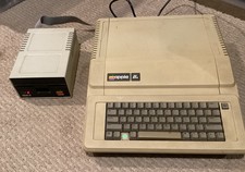Vintage Apple IIe Computer - A2S2064 - Powers On - w/Floppy Disk Drive picture