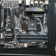 GIGABYTE B550M DS3H AC R2 mATX AM4 DDR4 4-Slot HDMI DVI-D Gaming picture