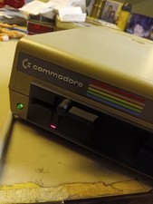 Vtg Commodore 1541 disc drive Working & VERY CLEAN..Commodore 1541 Disc Drive picture