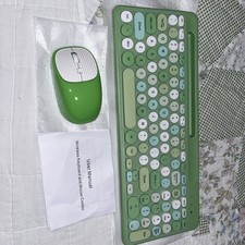 Wireless Keyboard & Mouse KM202-D - Green picture