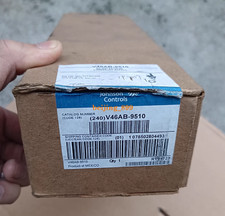 1PC NEW Johnson Controls pressure valve V46AB-9510 Fast transportation picture