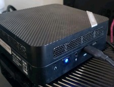 MINISFORUM UM690 Mini PC AMD Ryzen 9 6900HX - 680M,1t Wd Black SSD M.2, 16GB RAM picture