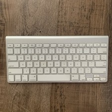 GENUINE Apple Wireless Bluetooth Keyboard A1314 Mac Aluminum Tested Works picture