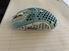 Finalmouse ULX Pro Series Tarik Lion Medium broken shell works as it should picture