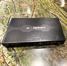 Ubiquiti Networks EdgeRouter 4 Wired Gigabit 4-Port VPN Router Black picture