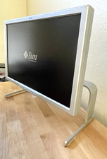 NICE SUN MICROSYSTEMS FLAT PANEL LCD MONITOR 24