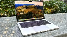 NEW Apple MacBook Pro 16 M5 Pro 18C CPU 20C GPU 48GB 1TB Silver Glossy MGE64LL/A picture