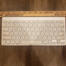 Genuine Apple A1314 Bluetooth Wireless Keyboard for iMac picture